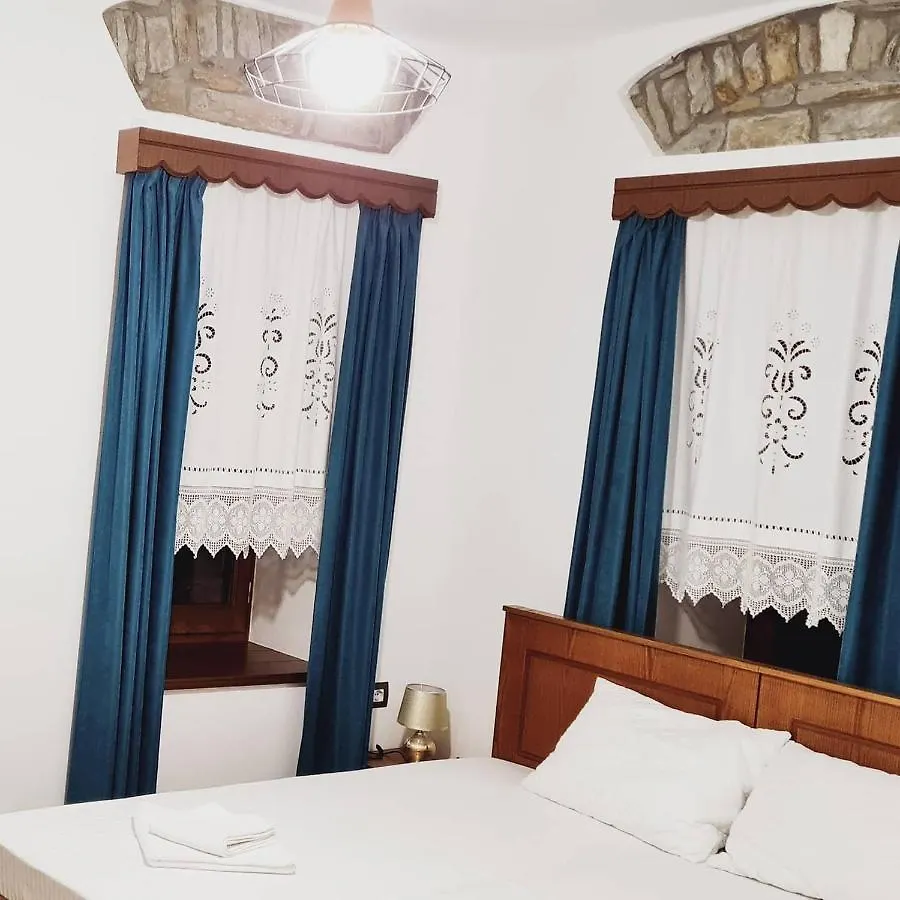 Garden Guest House Përmet