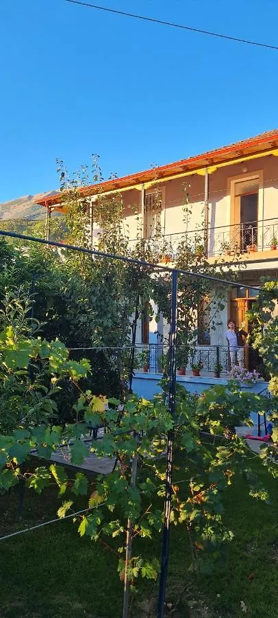 Garden Guest House Përmet