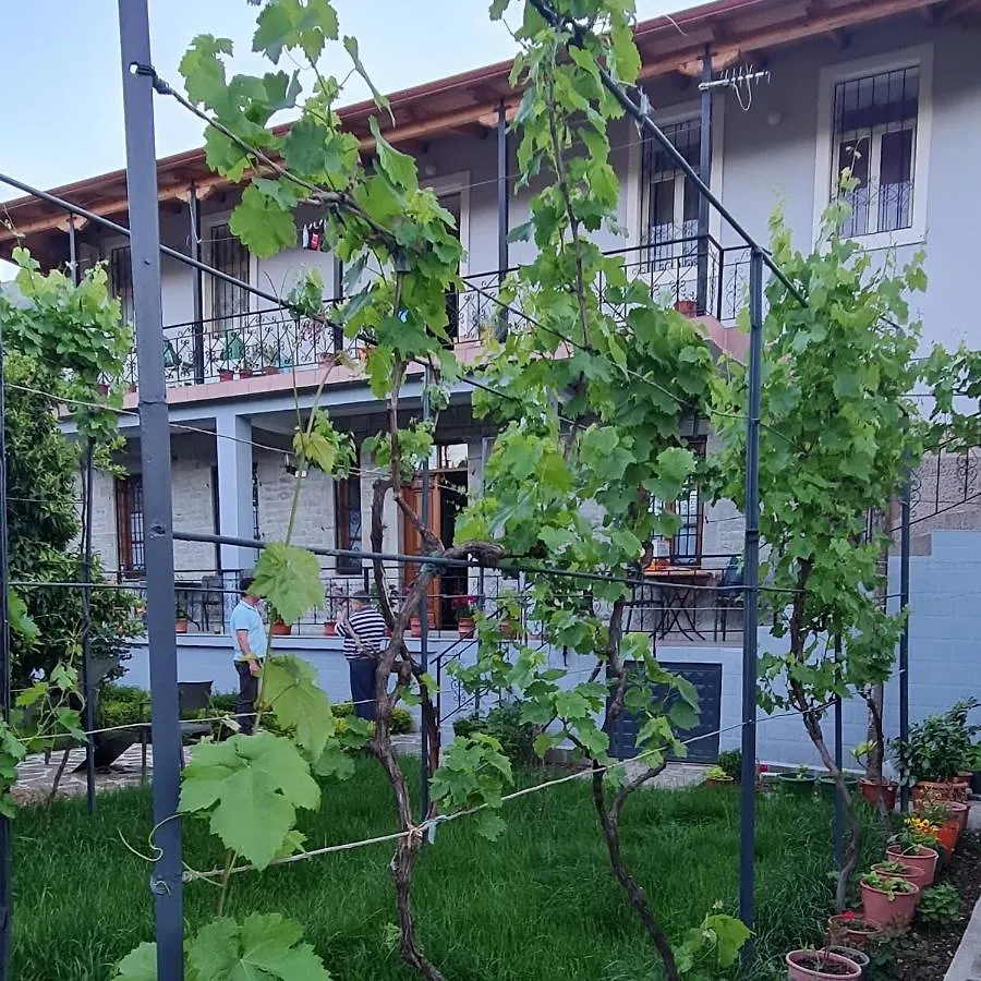 Garden Guest House Përmet